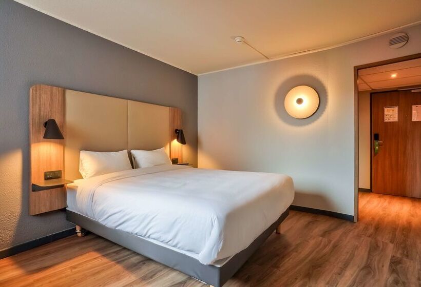 Hotel Campanile Paris Ouest  Pont De Suresnes