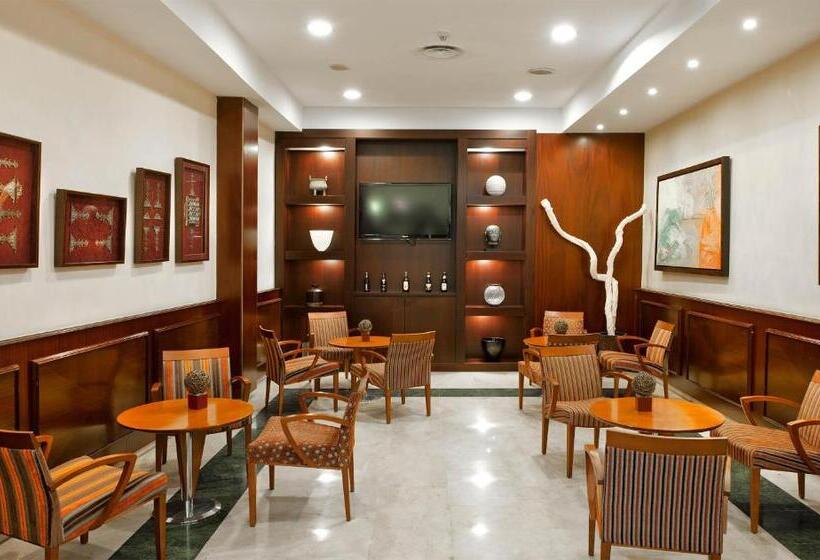 فندق Catalonia Puerta Del Sol