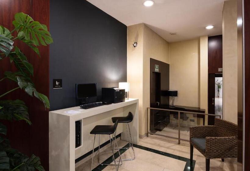 فندق Catalonia Puerta Del Sol