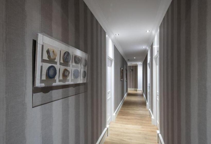 فندق Catalonia Puerta Del Sol