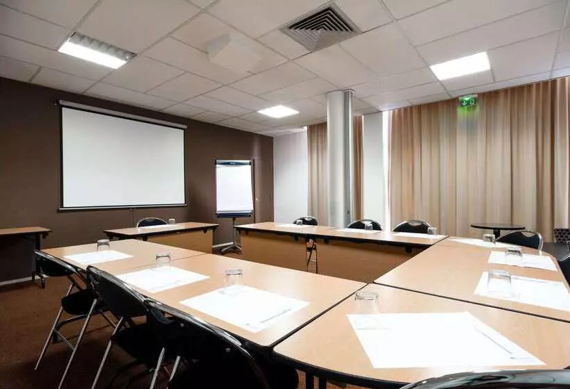 Comfort Hotel Aeroport Lyon St Exupery