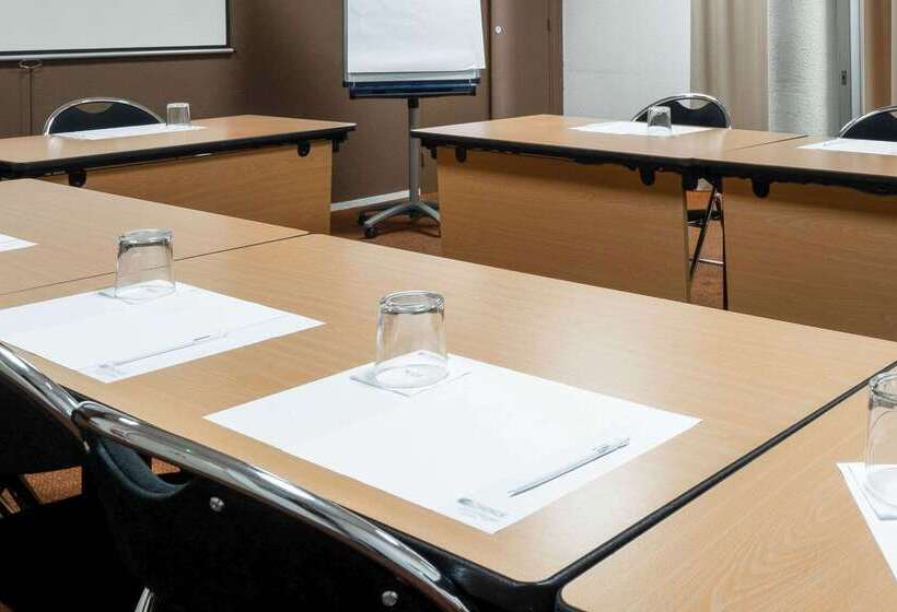 Comfort Hotel Aeroport Lyon St Exupery