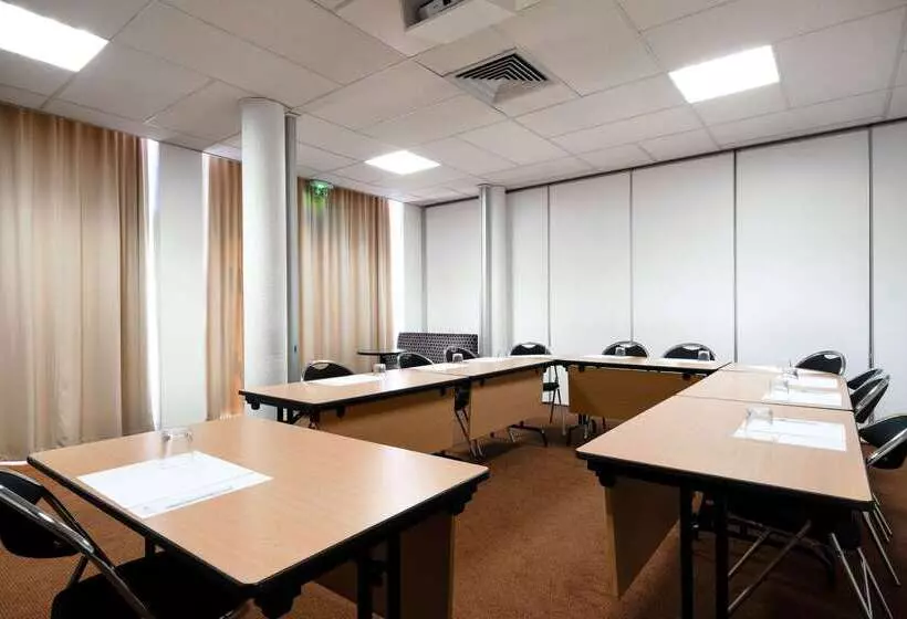 Comfort Hotel Aeroport Lyon St Exupery