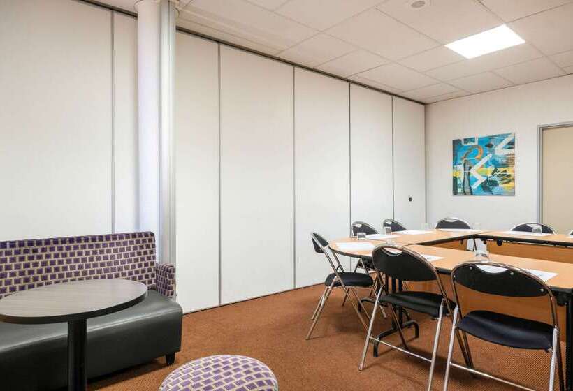 Comfort Hotel Aeroport Lyon St Exupery