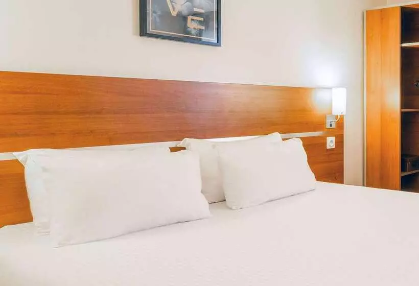 Comfort Hotel Aeroport Lyon St Exupery