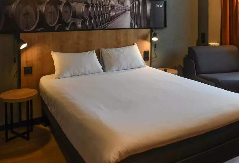 Отель Ibis Valladolid
