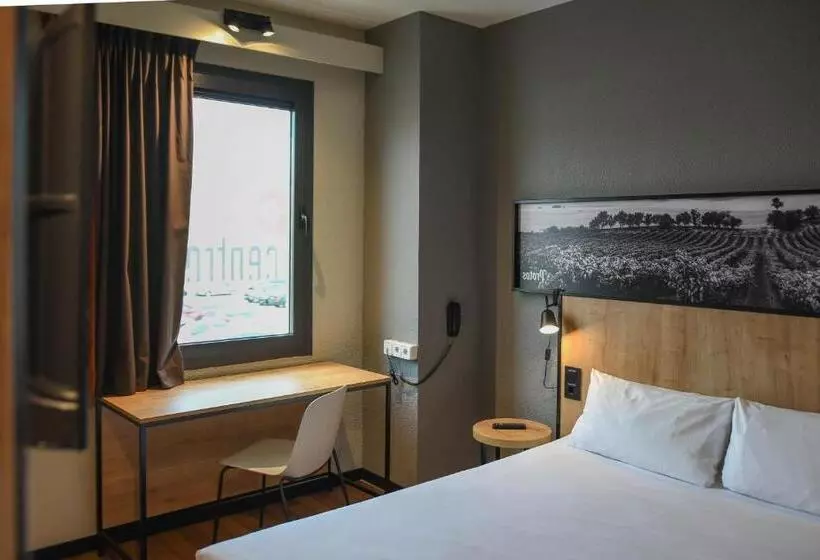 Отель Ibis Valladolid