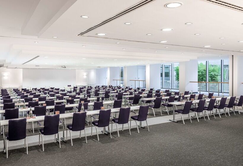 هتل NH Collection Koln Mediapark