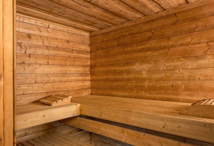 هتل NH Collection Koln Mediapark