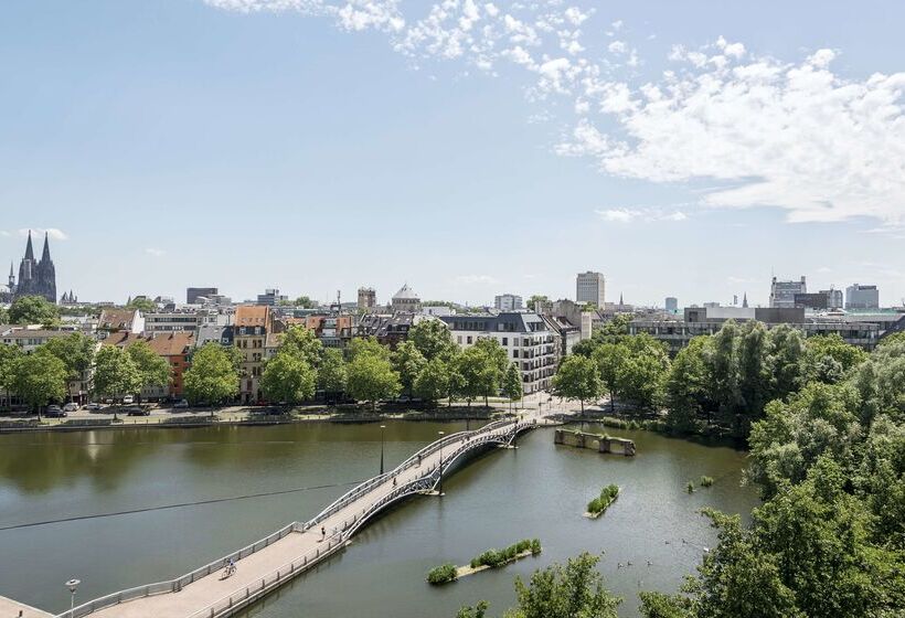 هتل NH Collection Koln Mediapark