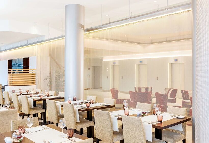 هتل NH Collection Koln Mediapark