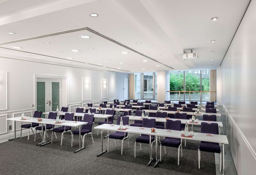 هتل NH Collection Koln Mediapark