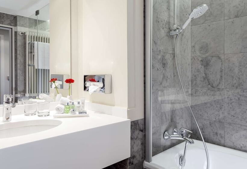 هتل NH Collection Koln Mediapark