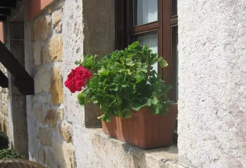 Сельский отель Entremontes