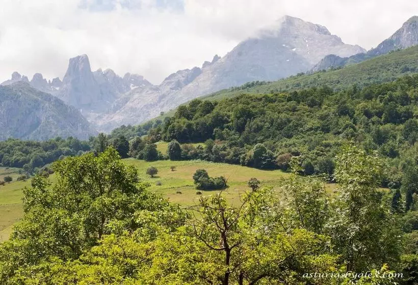 Сельский отель Entremontes