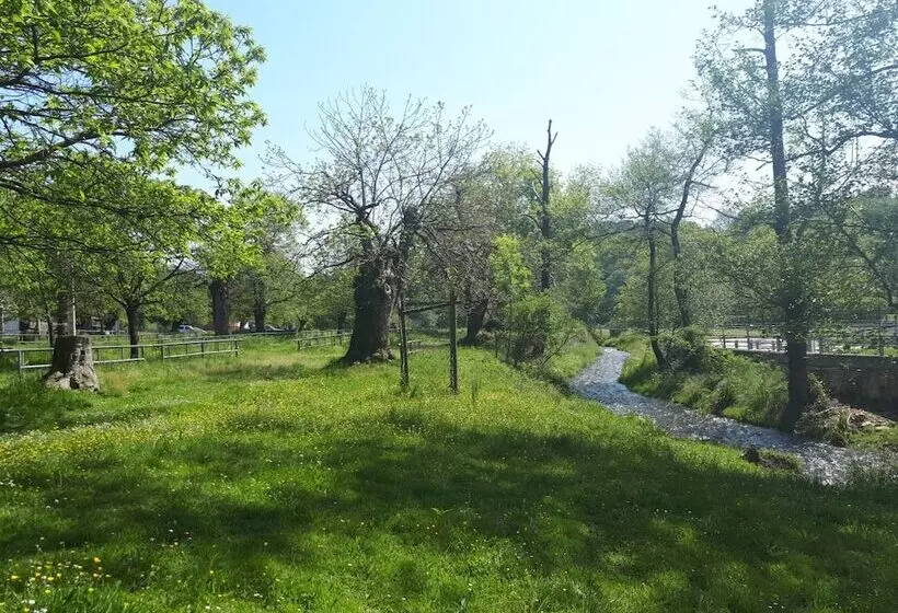 Сельский отель Entremontes