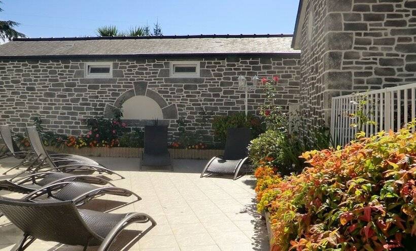 בית מלון כפרי Hôtel Les 13 Assiettes