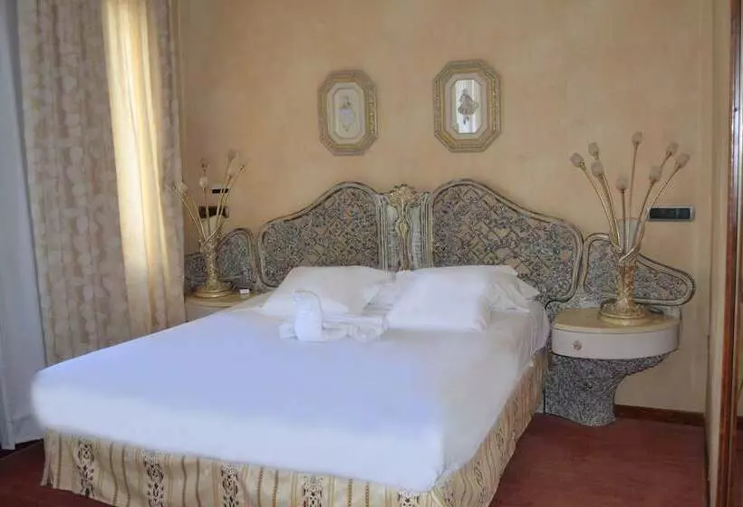 Отель Vila Real Palace