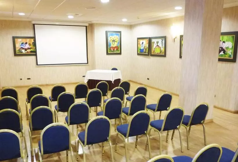 Отель Vila Real Palace