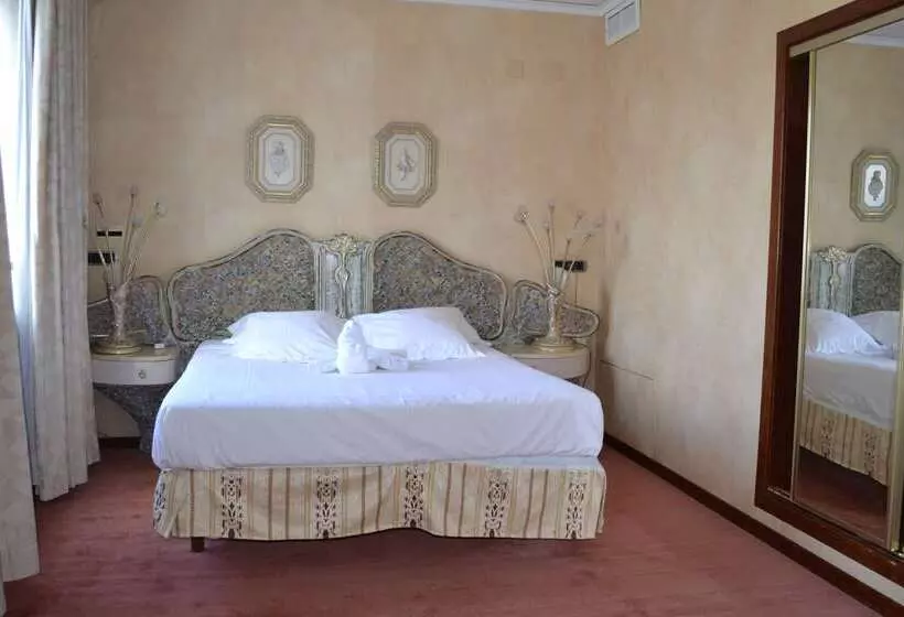 Отель Vila Real Palace