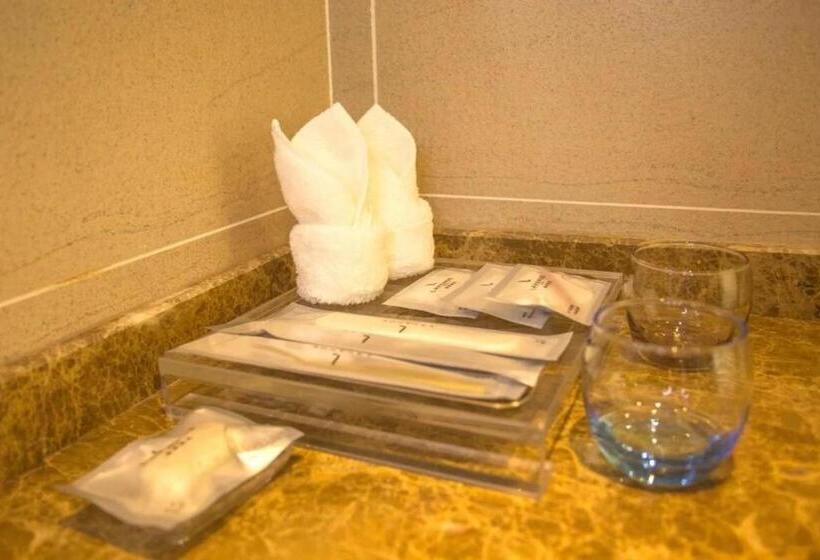 Lavande Hotel Leshan High Speed Railway Station Wanda Plaza