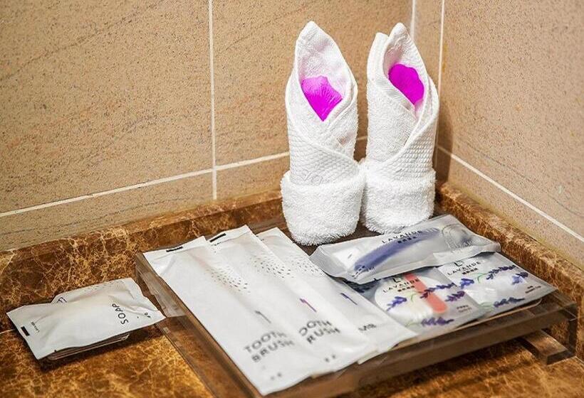 Lavande Hotel Leshan High Speed Railway Station Wanda Plaza