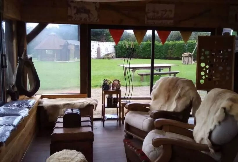 Ecuries Leseigneur   Camping Insolites