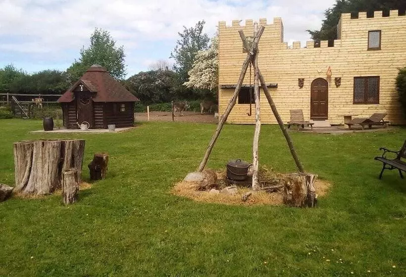 Ecuries Leseigneur   Camping Insolites