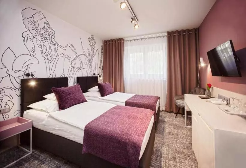 Aamiaismajoitus (B&B) Piccolo Panzió Vendéglő Vinoteca