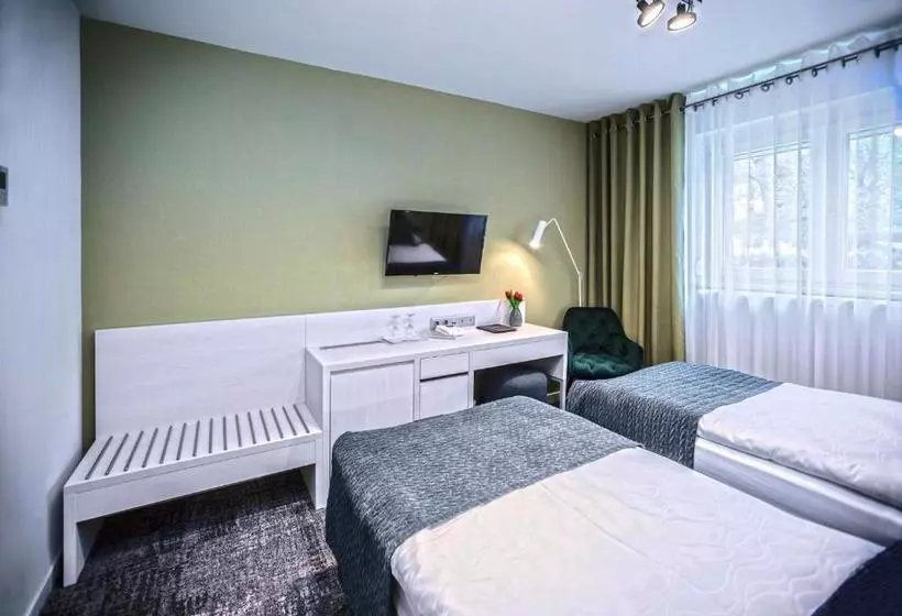 Aamiaismajoitus (B&B) Piccolo Panzió Vendéglő Vinoteca