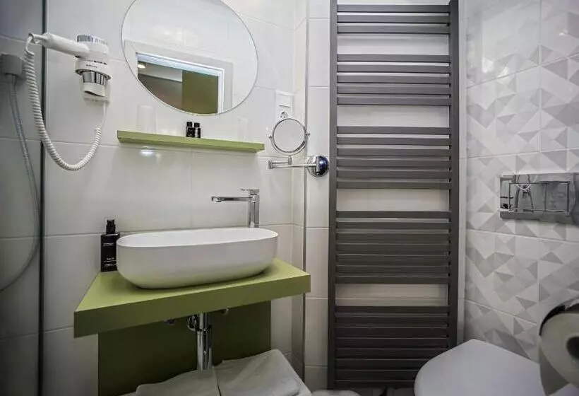 Aamiaismajoitus (B&B) Piccolo Panzió Vendéglő Vinoteca