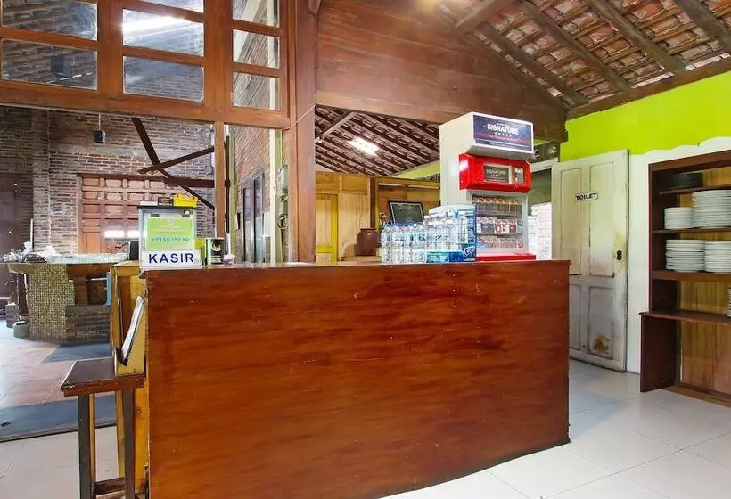 ホテル Oyo 3693 Kopi Klotok Homestay Syariah