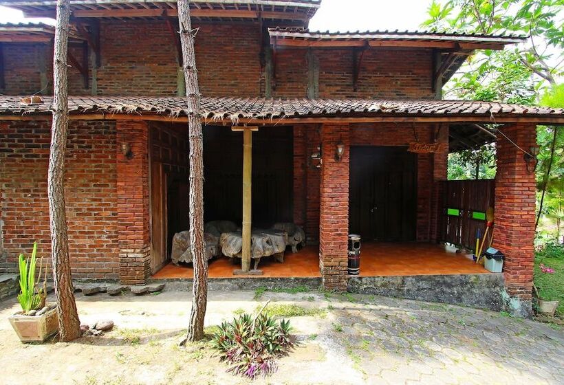 فندق Oyo 3693 Kopi Klotok Homestay Syariah