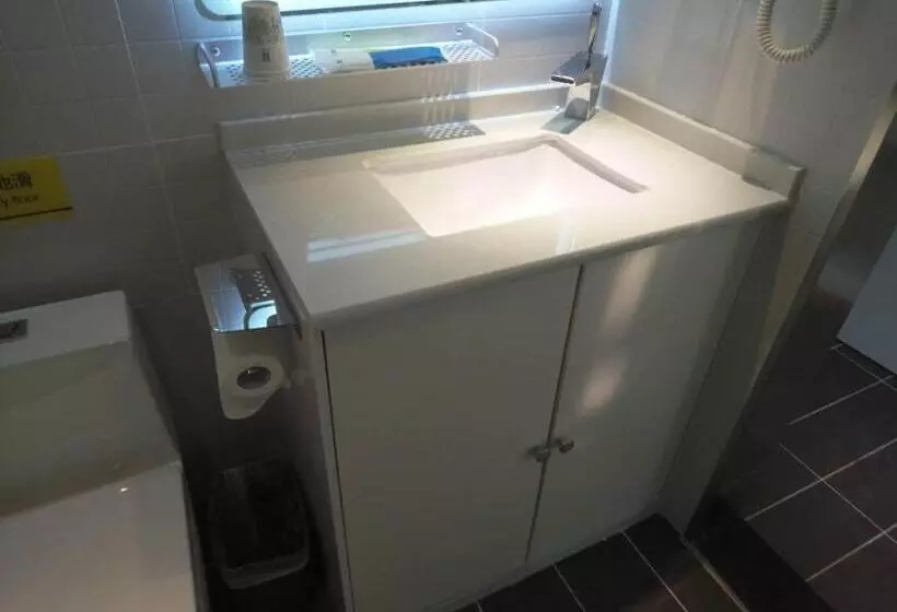 ホテル 7 Days Guiyang Railway Station Xingguan Road Branch