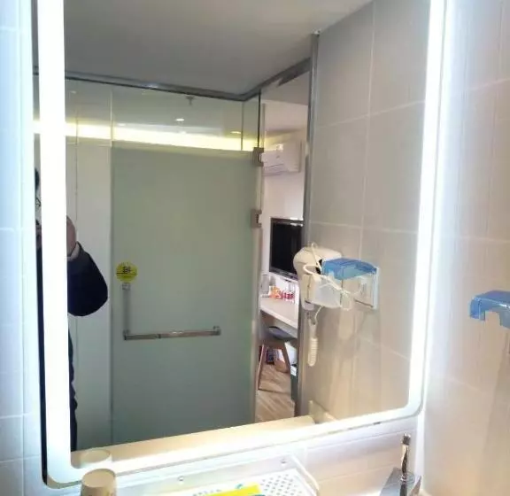 ホテル 7 Days Guiyang Railway Station Xingguan Road Branch