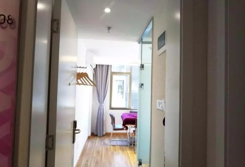 ホテル 7 Days Guiyang Railway Station Xingguan Road Branch