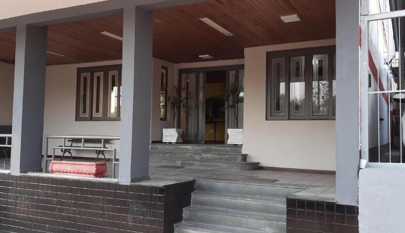 هتل Avenida Center