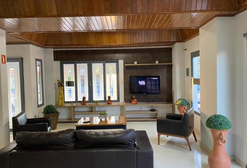 هتل Avenida Center