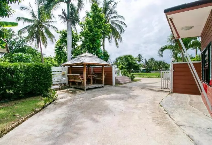 ホテル The Rome Resort