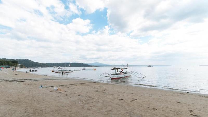 Hotel Reddoorz Plus At Lagoon Resort Zambales