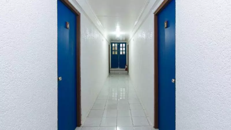 ホテル Reddoorz Plus At Lagoon Resort Zambales