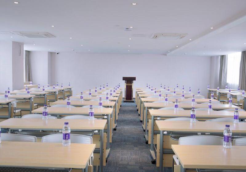 Lavande Hotels·foshan Bijiang Light Rail Country Garden Headquarters