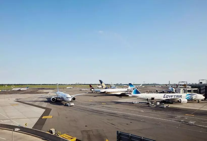 Twa Hotel At Jfk Airport