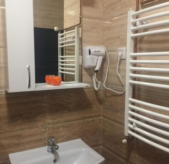 تختخواب و صبحانه Garden House