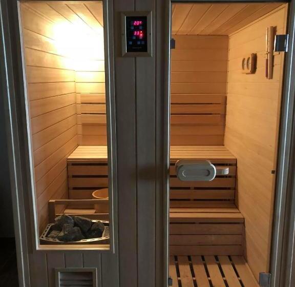 تختخواب و صبحانه Garden House