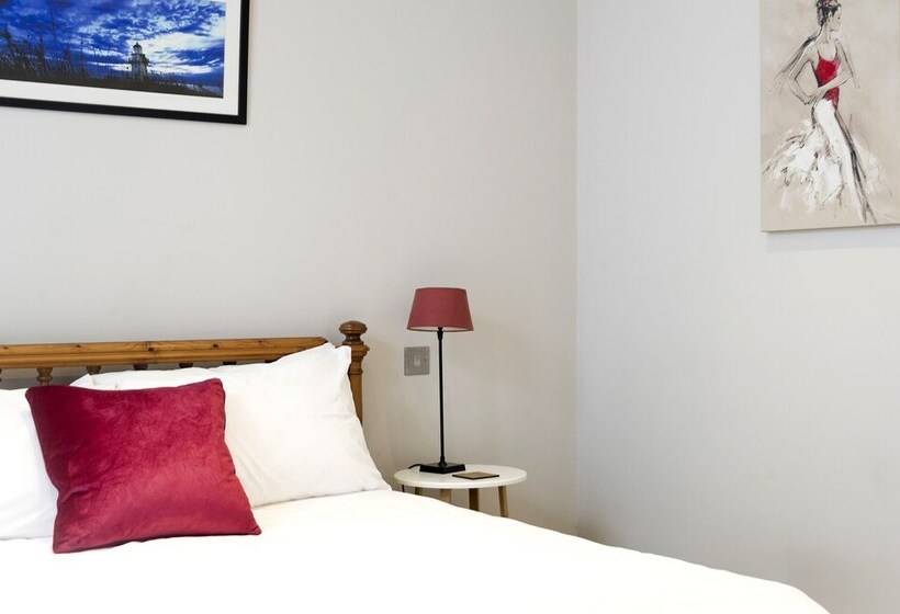 Fulham 4 Bed House & Garden Near Tube