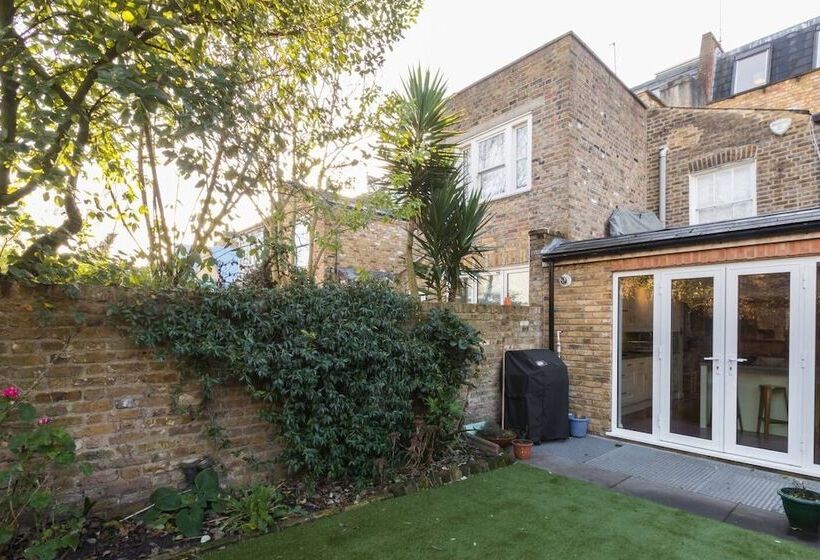 Fulham 4 Bed House & Garden Near Tube