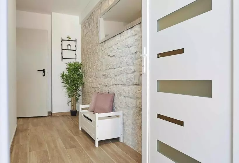 پانسیون Apartments & Rooms žaja