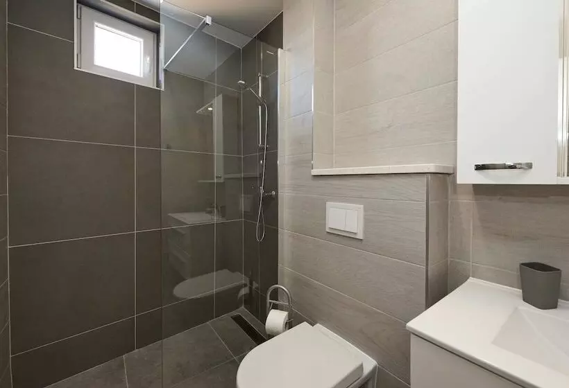 پانسیون Apartments & Rooms žaja