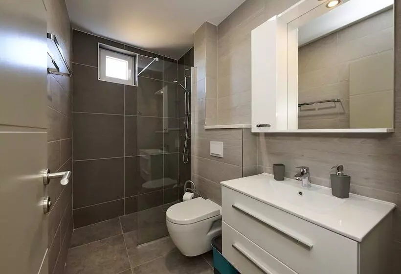 پانسیون Apartments & Rooms žaja